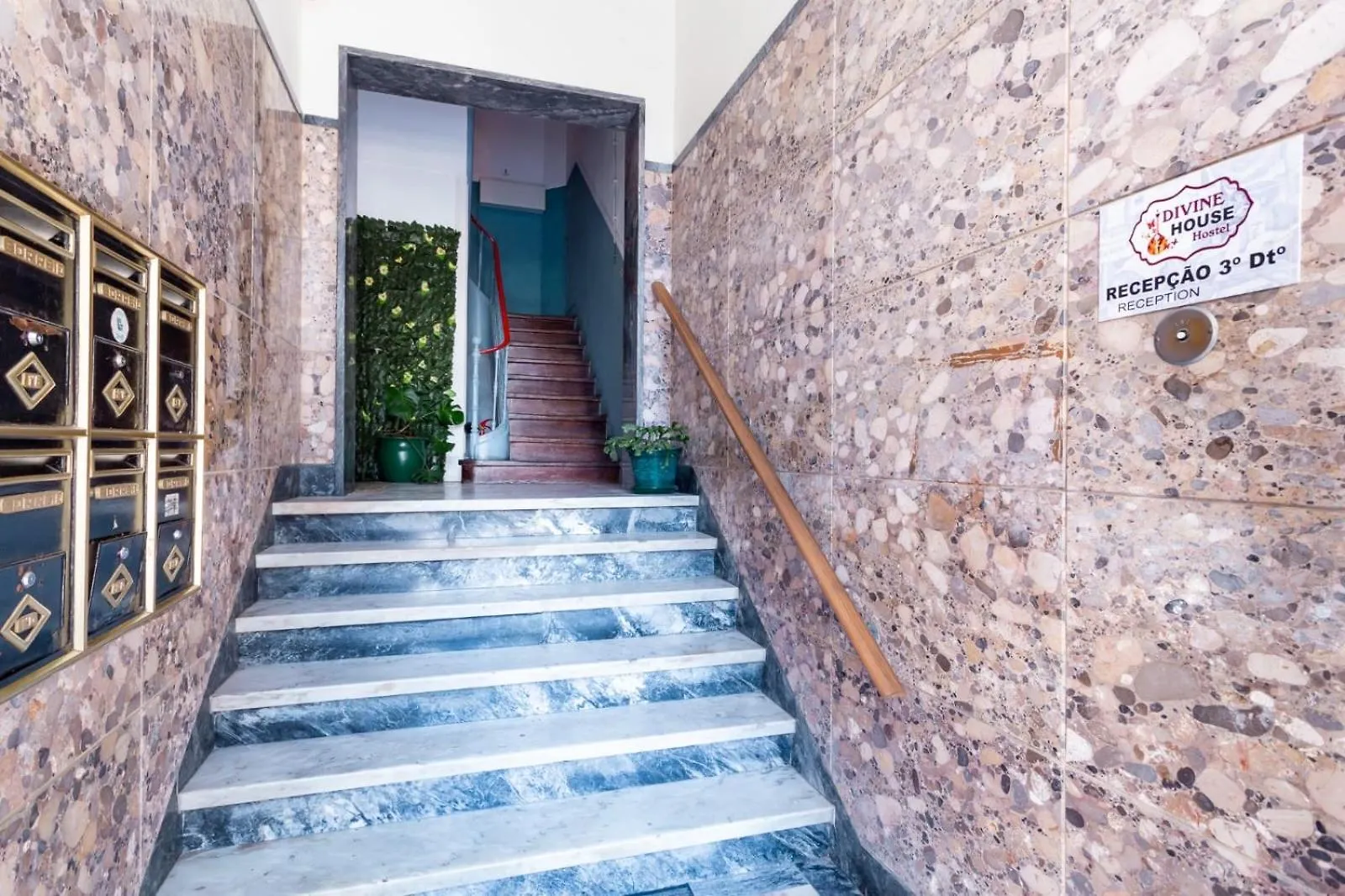 Gasthuis Divine House Of Graca Hotel Lissabon